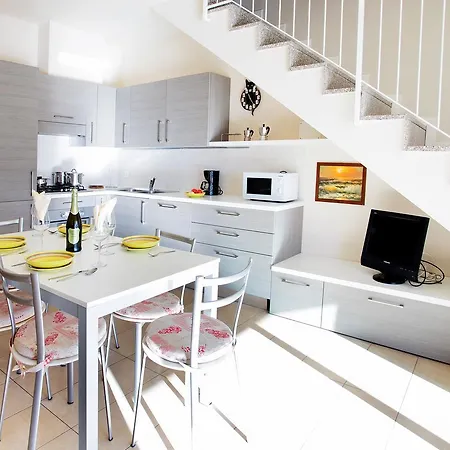 4 Village Centre Homes With Pool-by Italian Terraze, Spese, Sopra Spese, Spese Ii Apartman *