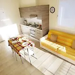 شقة 4 Village Centre Homes With Pool-by Italian Terraze, Spese, Sopra Spese, Spese Ii لينّو