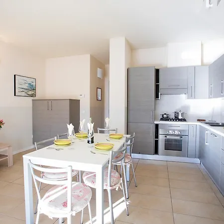 4 Village Centre Homes With Pool-by Italian Terraze, Spese, Sopra Spese, Spese Ii Apartment Lenno