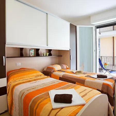 Apartment 4 Village Centre Homes With Pool-by Italian Terraze, Spese, Sopra Spese, Spese Ii Lenno