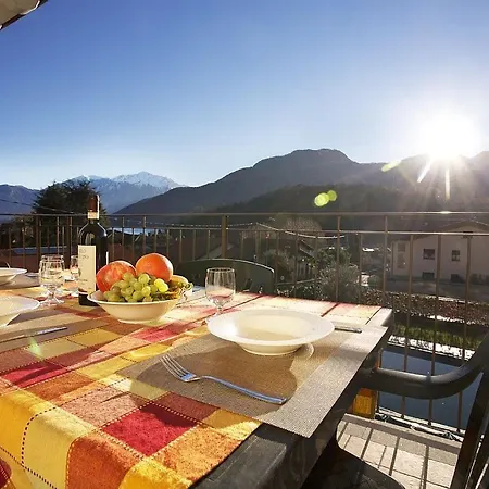 Apartment 4 Village Centre Homes With Pool-by Italian Terraze, Spese, Sopra Spese, Spese Ii Lenno