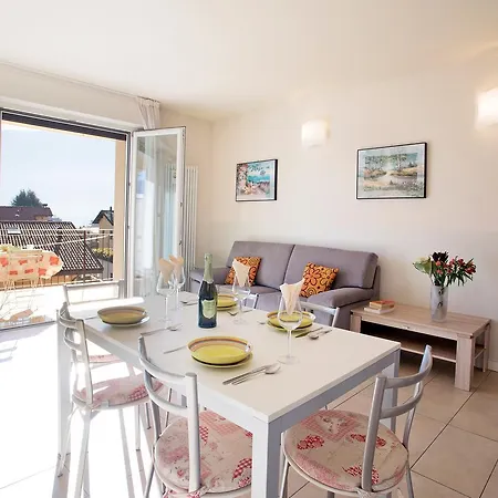 4 Village Centre Homes With Pool-by Italian Terraze, Spese, Sopra Spese, Spese Ii Lenno