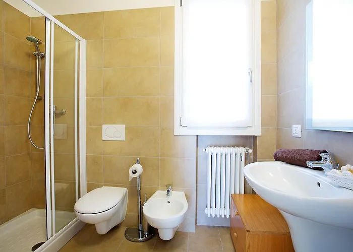 公寓 4 Village Centre Homes With Pool-by Italian Terraze, Spese, Sopra Spese, Spese Ii 莱诺