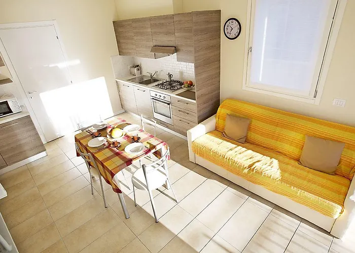 公寓 4 Village Centre Homes With Pool-by Italian Terraze, Spese, Sopra Spese, Spese Ii 莱诺