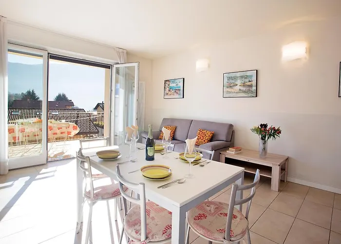 4 Village Centre Homes With Pool-by Italian Terraze, Spese, Sopra Spese, Spese Ii 莱诺