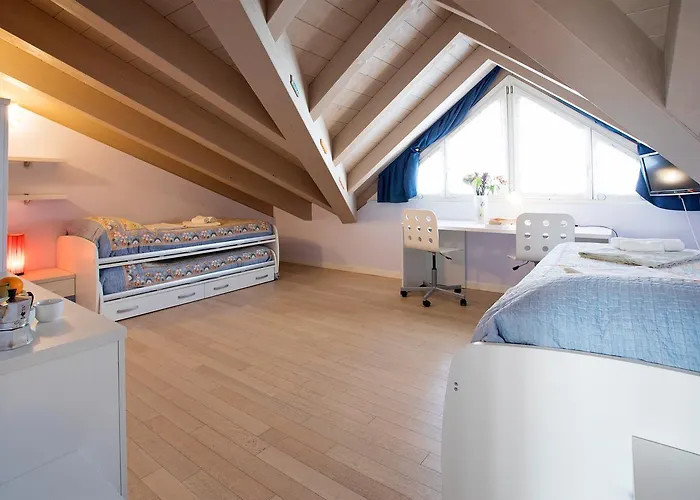 4 Village Centre Homes With Pool-by Italian Terraze, Spese, Sopra Spese, Spese Ii 公寓