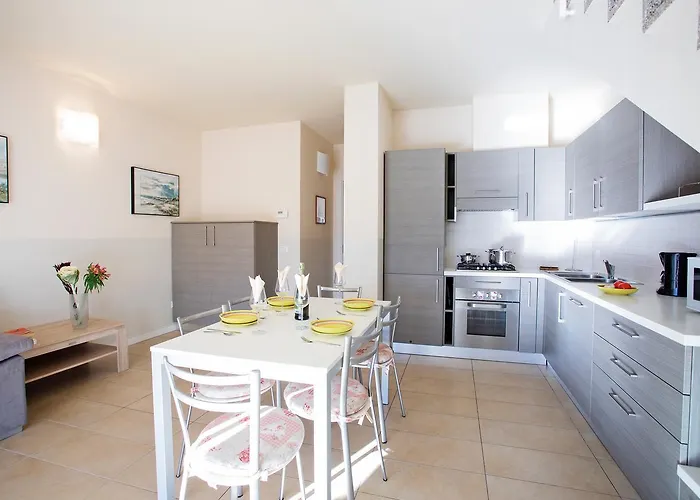 4 Village Centre Homes With Pool-by Italian Terraze, Spese, Sopra Spese, Spese Ii 公寓 莱诺